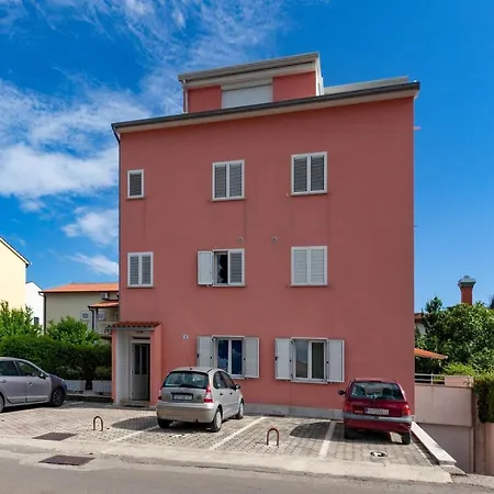 One-bedroom Albis With Balcony And Parking In Lägenhet *
