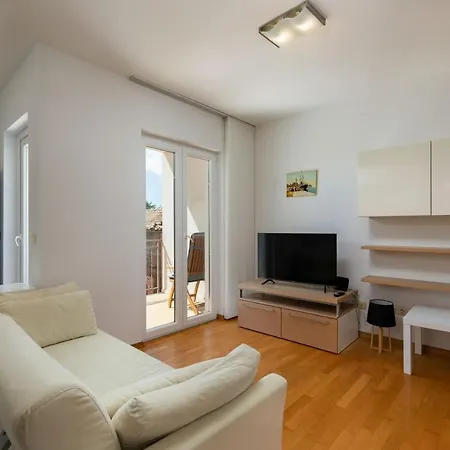 One-bedroom Albis With Balcony And Parking In Apartment Rovinj