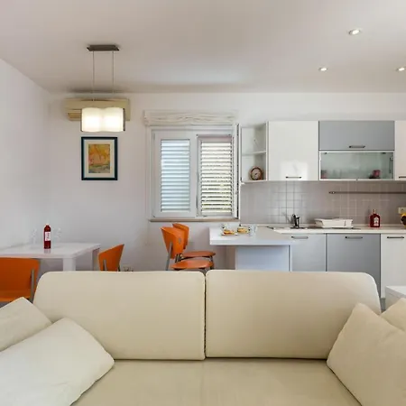 Apartment One-bedroom Albis With Balcony And Parking In Rovinj